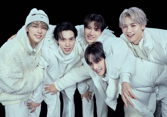 WayV, ‘쇼! 음악중심’서 ‘白色定格 (Eternal White)’(이터널 화이트)의 영어 버전 무대 최초 공개
