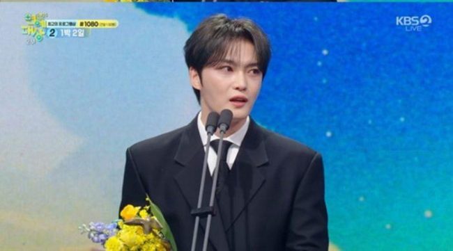 ‘2025 KBS 연예대상’ 김재중 데뷔 22년 만의 쾌거! “부모님 지분 99%”