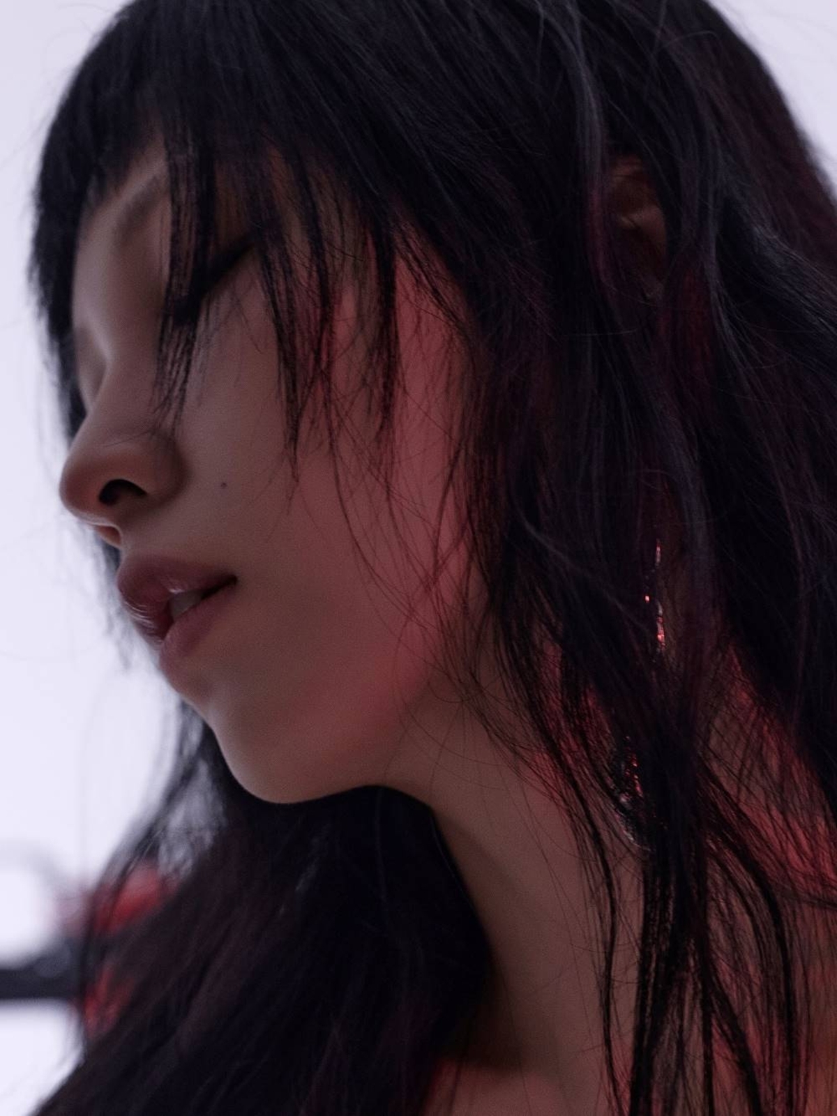 권진아, 처피뱅으로 완성한 ‘록스타 비주얼’…EP ‘SAVE ME’ [7월 15일 발매]