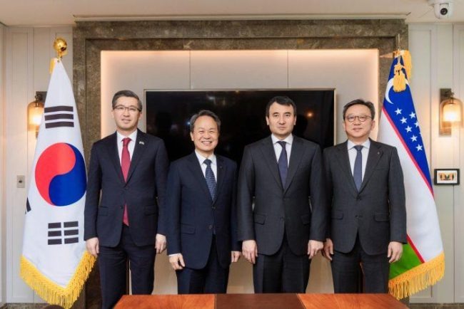 신한금융 진옥동 회장, 우즈베키스탄 사절단과 미래 협력 확대 논의